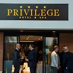 Privilege & 4* Farke e Madhe