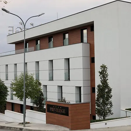 فندق Privilege &