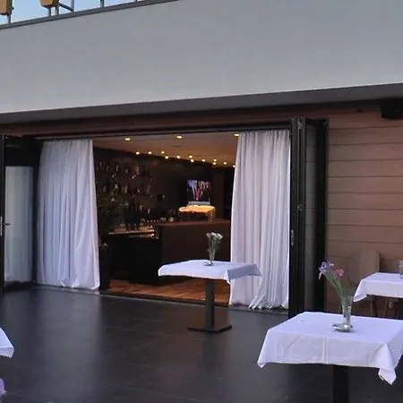 Privilege & 4* Farke e Madhe