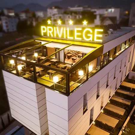 Privilege & Farke e Madhe