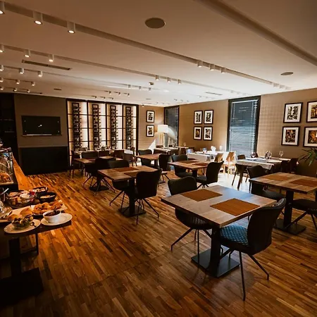 호텔 Privilege & Farke e Madhe