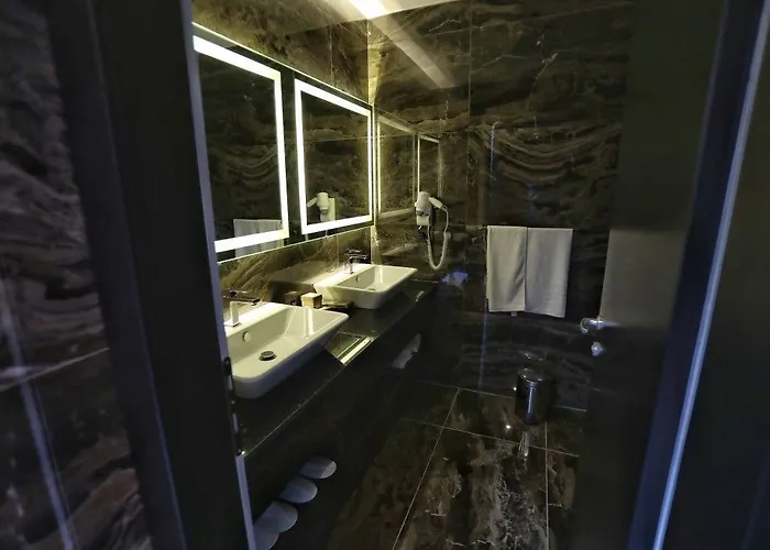 Hotell Privilege & 4*