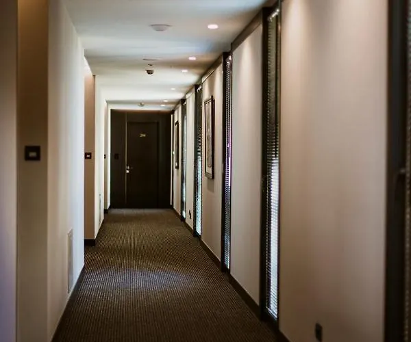 Hotell Privilege & 4*