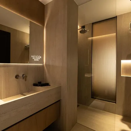 Privilege & Hotel 4*