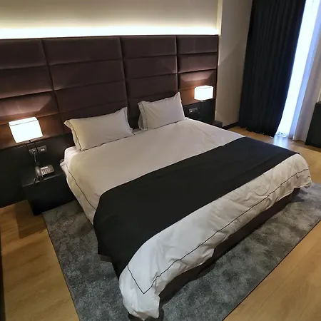 Privilege & 호텔 Farke e Madhe