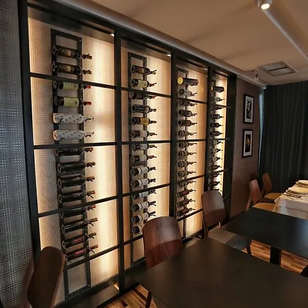 Privilege & 호텔 Farke e Madhe