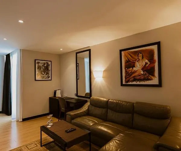 מלון Privilege & Farke e Madhe