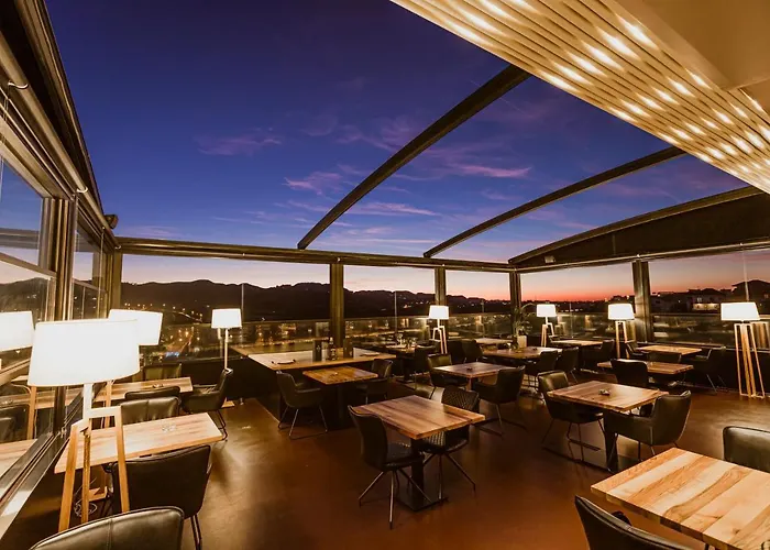 Privilege & מלון Farke e Madhe